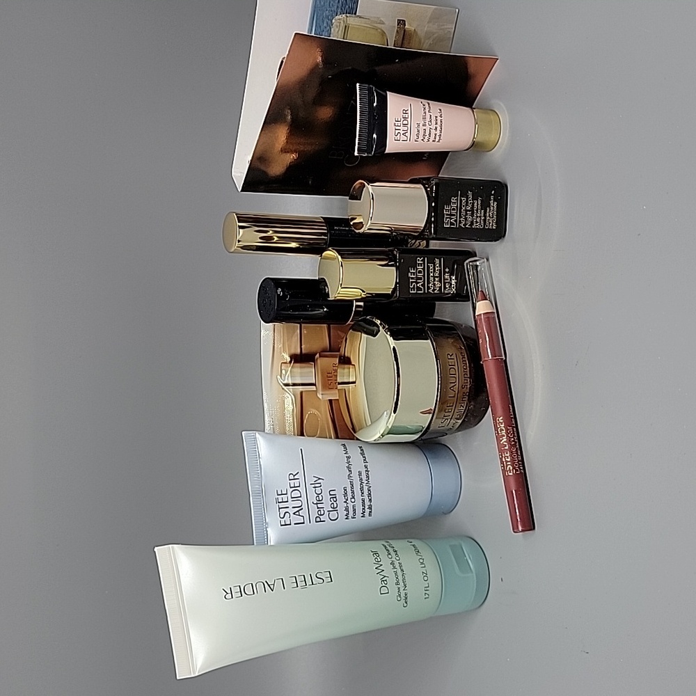 Estee Lauder 12 pc. Skincare & Makeup  Bundle